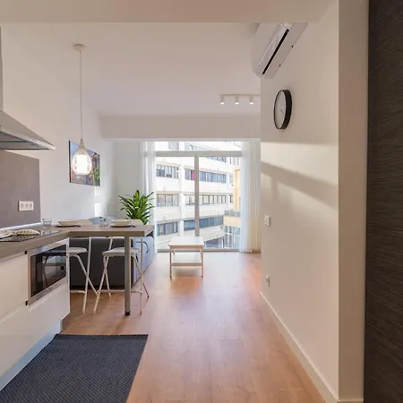 Loft - Side Sea Views - Aircon & Wifi Apartment