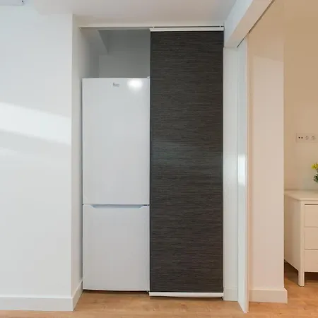 Loft - Side Sea Views - Aircon & Wifi Apartment